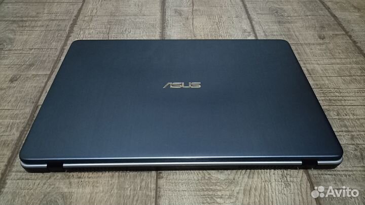 Asus Vivobook 17 PRO N705UD