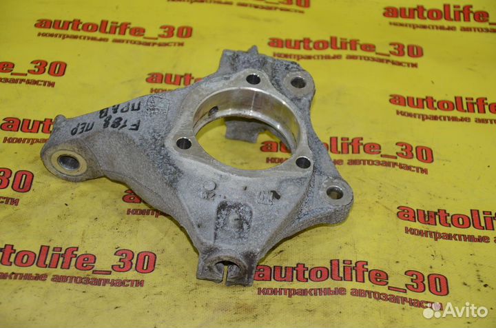 Кулак поворотный передний правый Chevrolet Orlando