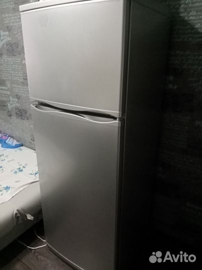 Продам холодильник рабочий бу