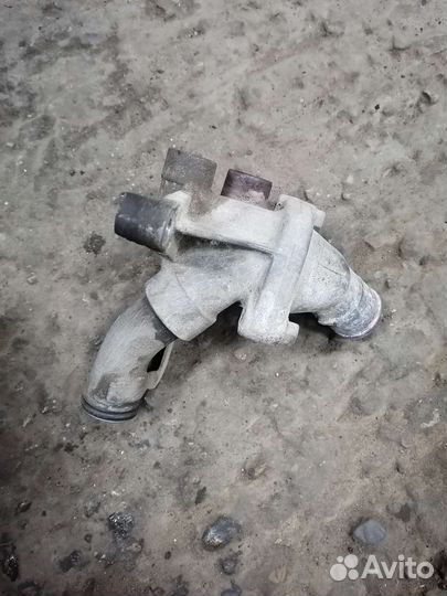 Корпус термостата Mitsubishi Pajero pinin 4g93