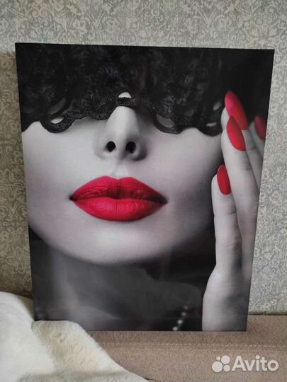 Картина с девушкой