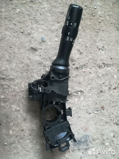 Переключатель поворотников Toyota Corolla E150