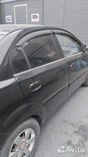 В разборе Киа Рио 2 Kia Rio 2