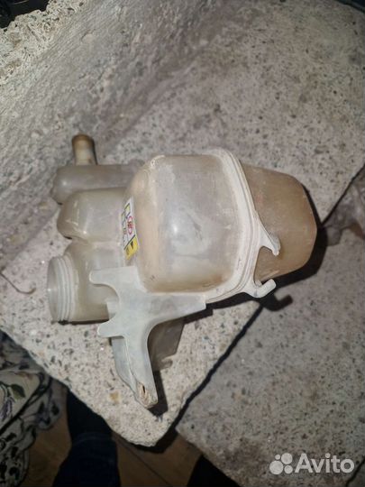 Расширительный бачок форд escape 2005 год