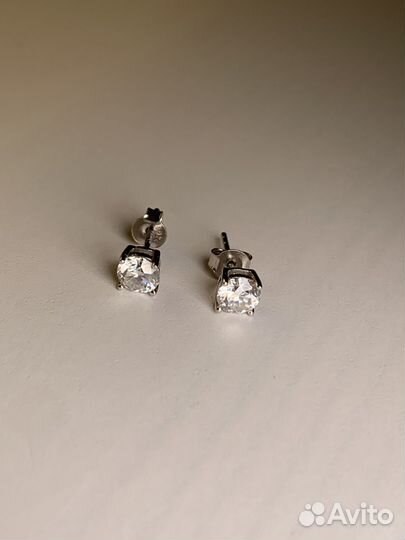 Серебряные серьги с муассанитом 0,5kt