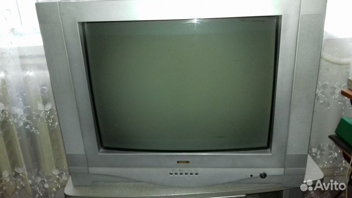 Телевизоры. Музцентр