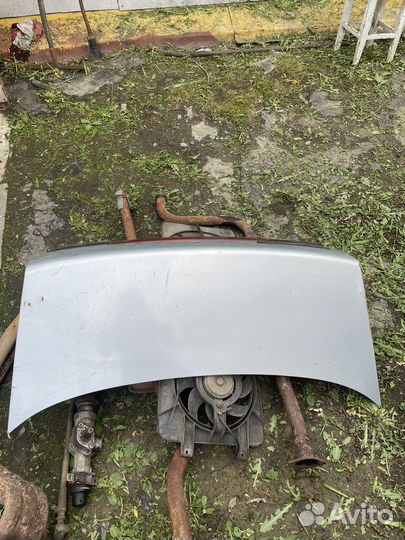 Продам 2 крышки багажника