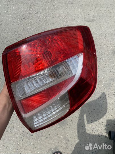 Задние фонари гранта. Стопы на гранту