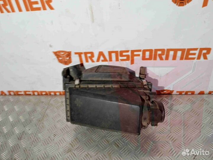 Корпус воздушного фильтра Вольво S40 (VS)