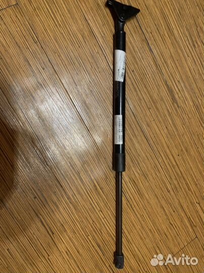 Амортизатор багажника ix35