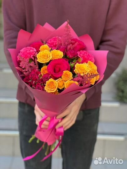 Букеты с гвоздиками и розами. Доставка в Москве