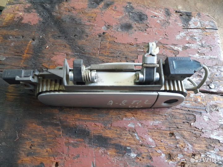 Ручка двери ауди А 8 левая