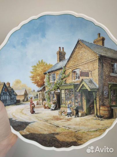 Фарфоровая тарелка Royal Doulton