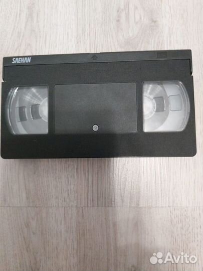 Видео диски и видео касеты