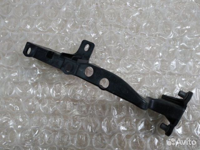 Кронштейн крыла передний правый Volkswagen Touareg