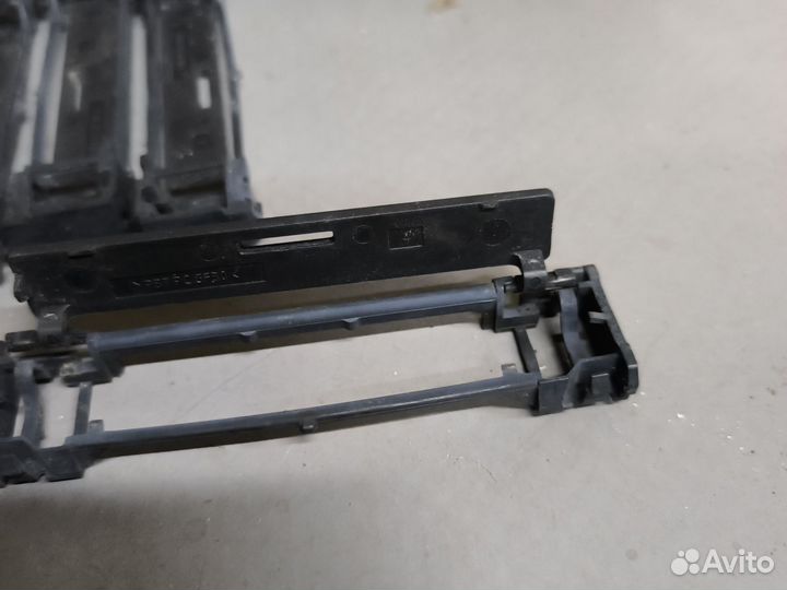 Заглушка молдинга крыши Рено Меган 2