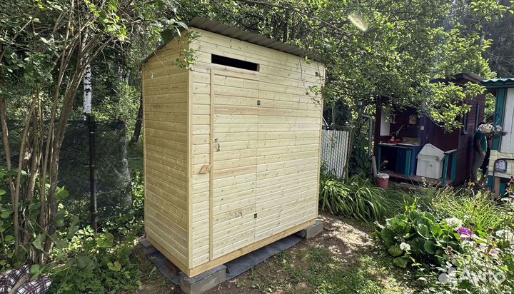 Туалет квадратный односкатный в наличии