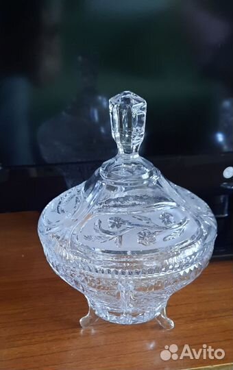 Хрустальная конфетница с крышкой, салатницы