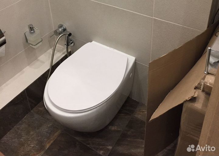 Установка ремонт унитаза. Сантехник Зеленоград