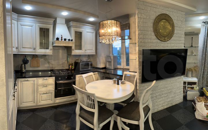 3-к. квартира, 100 м², 6/9 эт.