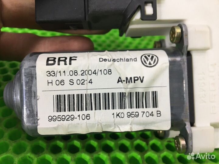 Моторчик стеклоподъемника задний правый R