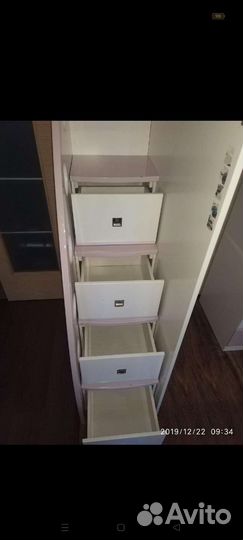 Детская кровать чердак со столом и шкафом