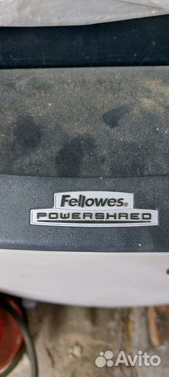 Мощный шредер Fellowes C-320c