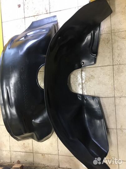 Подкрылки на Mitsubishi Pajero 3 2000-06 (перед)