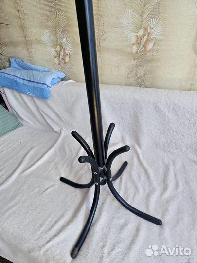 Вешалка для одежды напольная