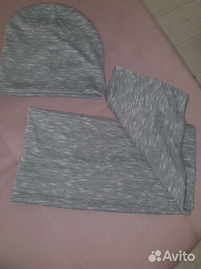 Новый комплект шапка и снуд