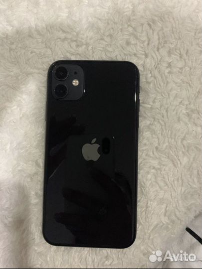 Телефон iPhone 11