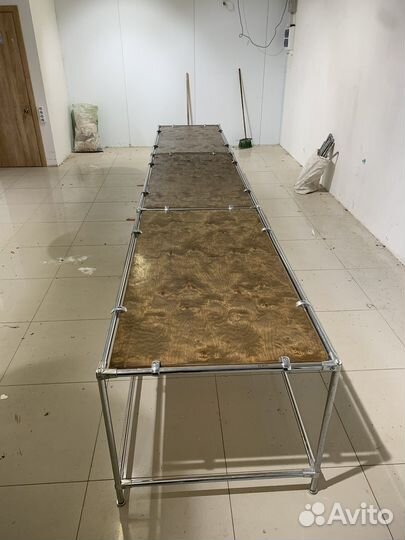 Стол - витрина