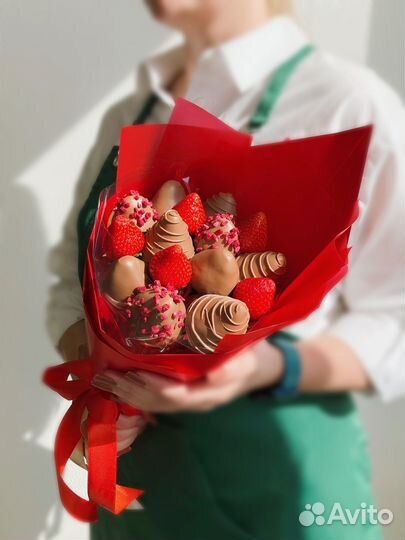 Мини букнт из клубники в шоколаде