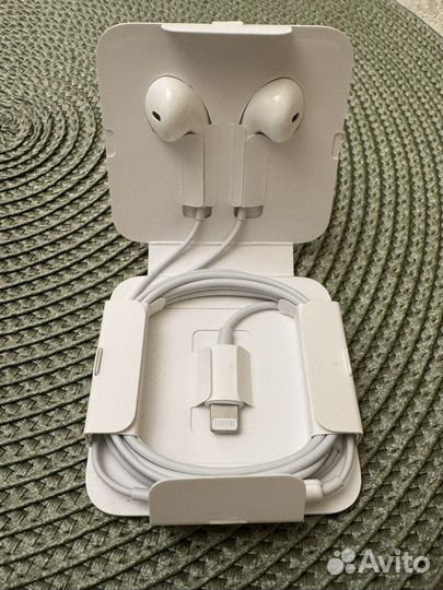 Наушники apple earpods с разъемом lightning