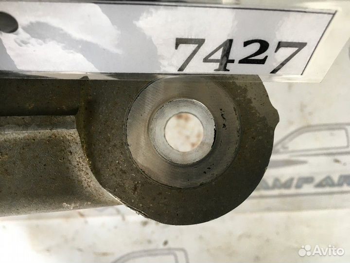 Кулак поворотный левый