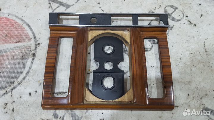 Центральная консоль на Mercedes-Benz W116