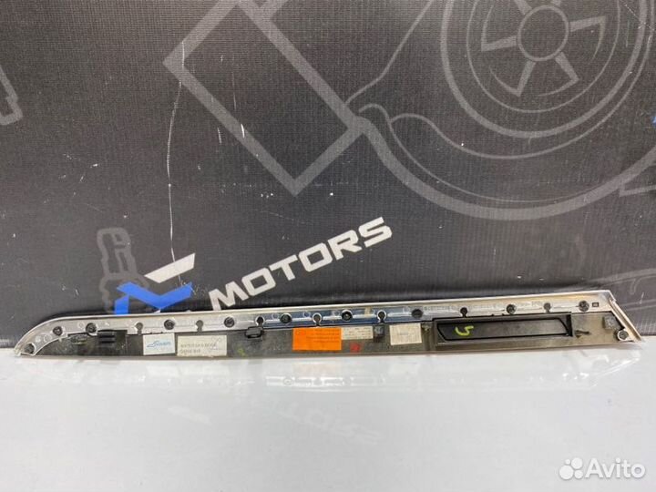 Декоративная накладка передняя левая Audi A6