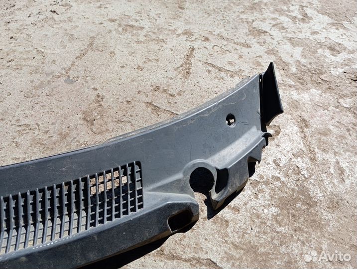 Жабо Mitsubishi Space Runner Wagon