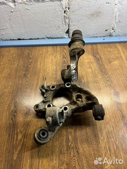 Кулак поворотный задний правый Volvo Xc90