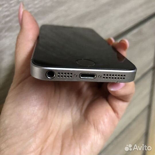 Телефон iPhone