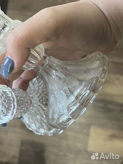 Стеклянный подсвечник