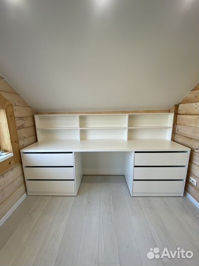 Письменный стол