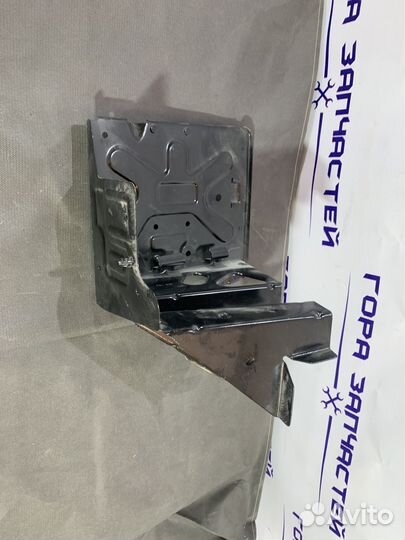 Кронштейн крепления акб Logan Sandero I, Largus, D