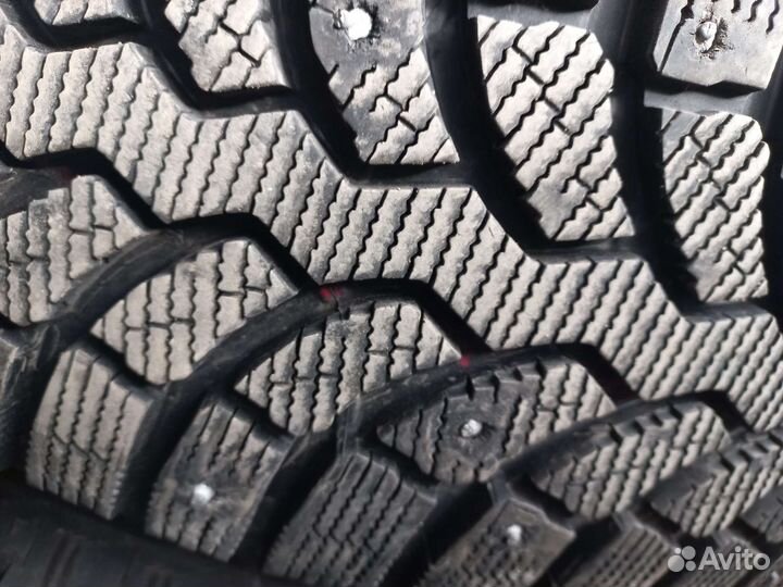 Bridgestone Blizzak Spike-01 235/65 R17 108T