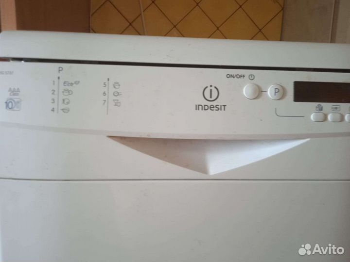 Посудомоечная машина Indesit dsg 5737