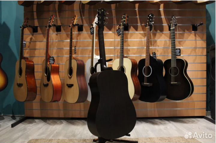 Акустическая гитара Baton Rouge с широким грифом