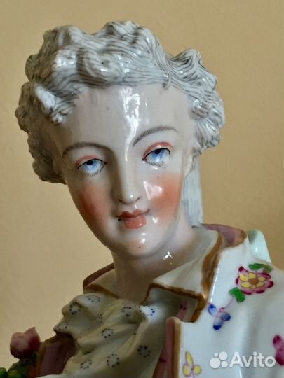 Крупные парные статуэтки. Высота 42 см Франция