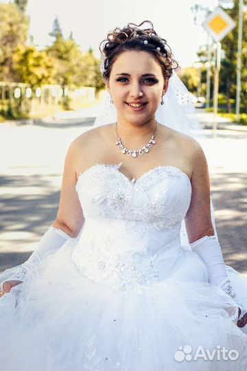 Колье и сережки (бижутерия)