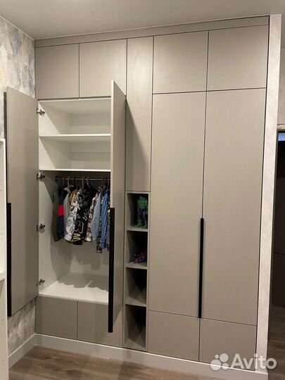 Шкаф распашной