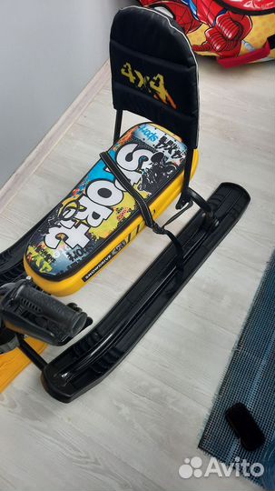 Детский снегокат со спинкой